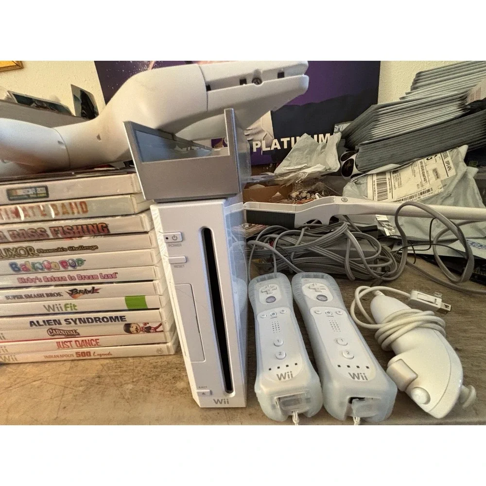 HUGE Nintendo Wii Bundle with Games and Accessories Wii sports smash 27 games